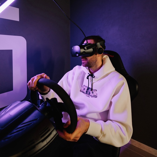 SIM RAСER — автосимулятор