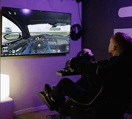 <font color="#ff9c00">SIM RAСER</font> — автосимулятор